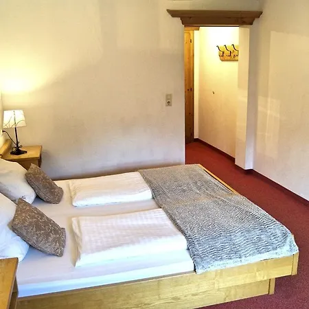 מלון Gasthof Zum Schupfen 3*